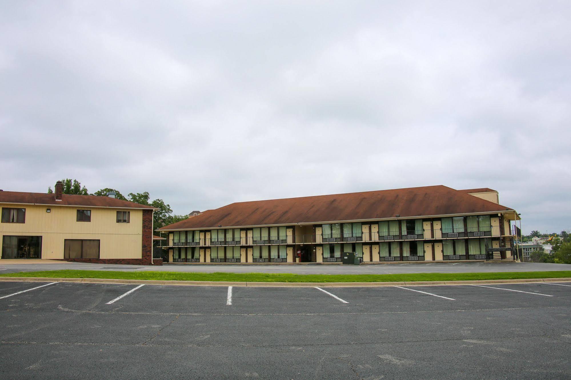 The Metropolitan Hotel Branson Exterior photo